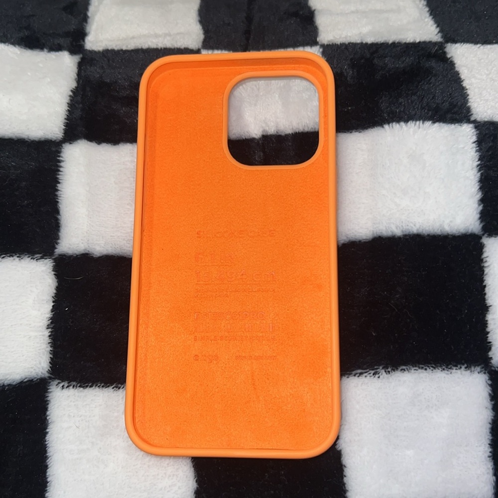 iPhone 13 Pro case with pop socket grip - Picture 2 of 3